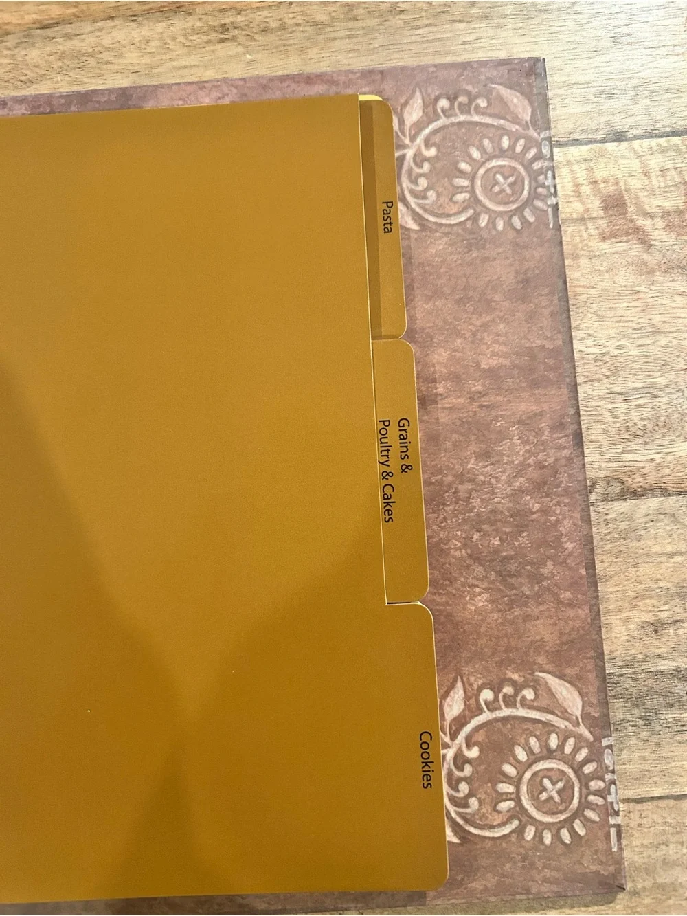 ROOSTER THEMED THREE RING RECIPE CARD BINDER/ORGANIZER