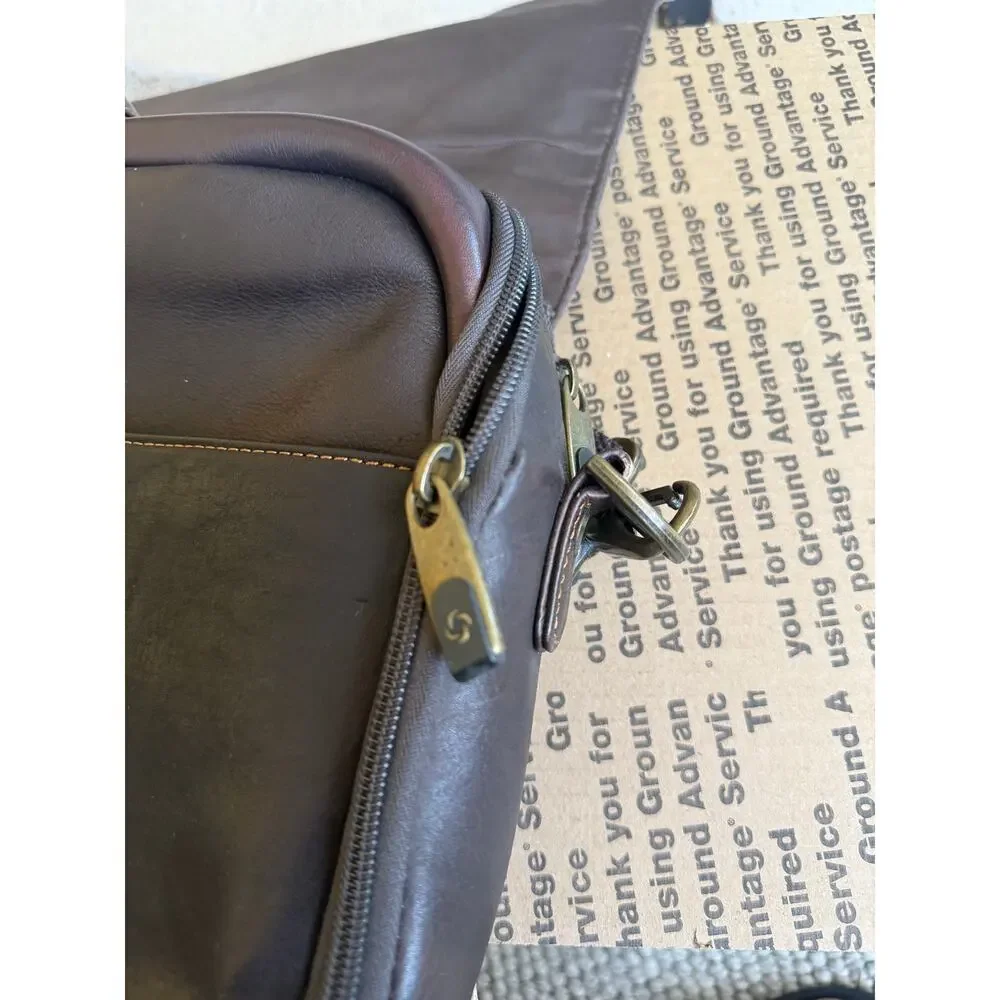 Samsonite professional front
