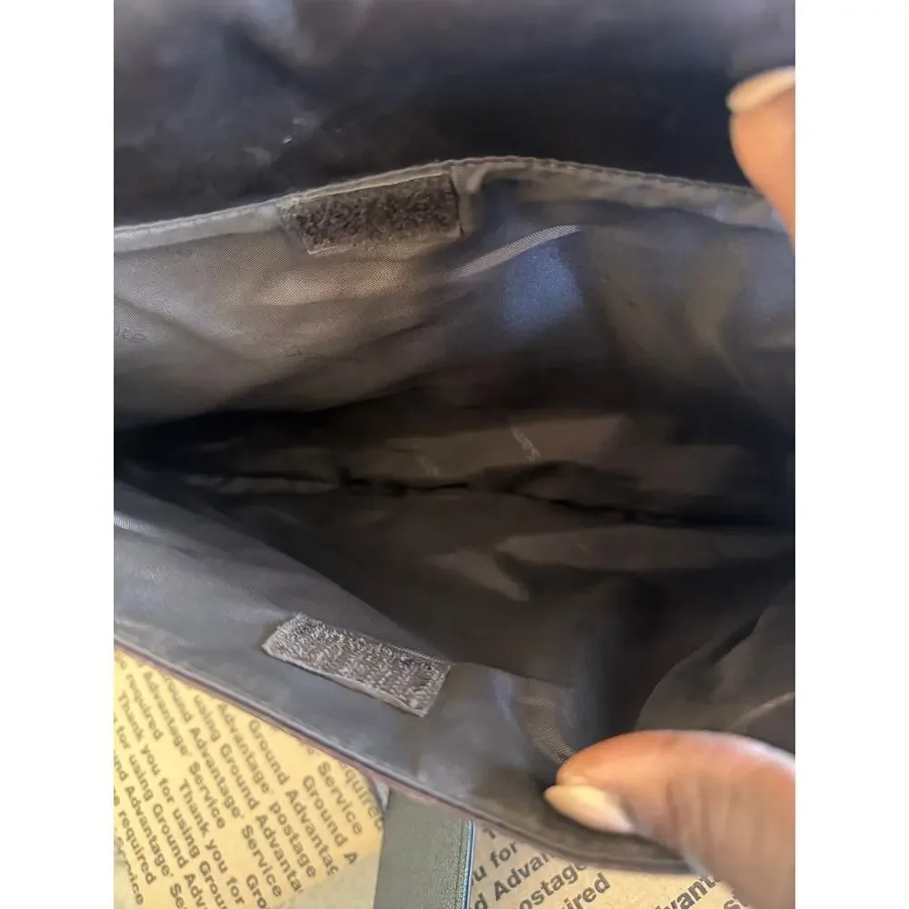 Samsonite flap storage