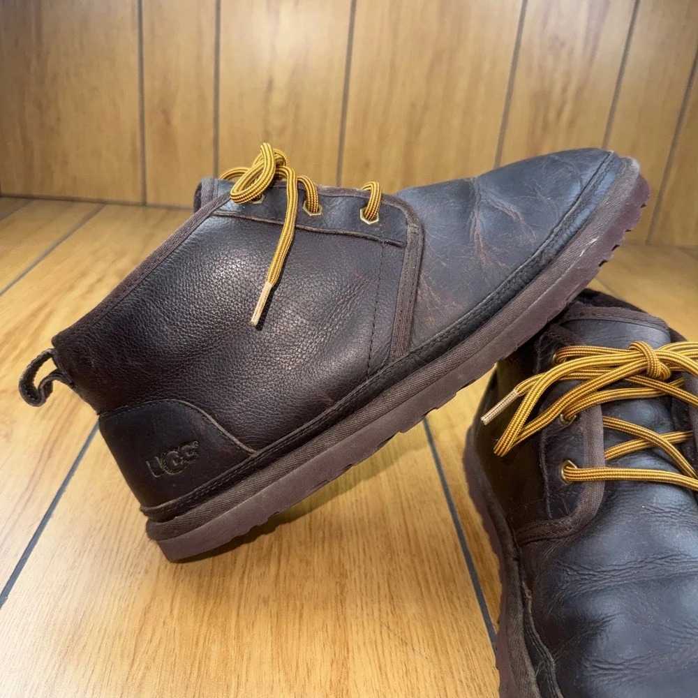 UGG neumel leather