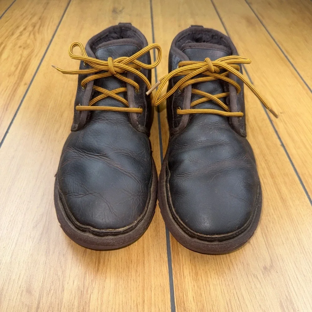 UGG neumel leather