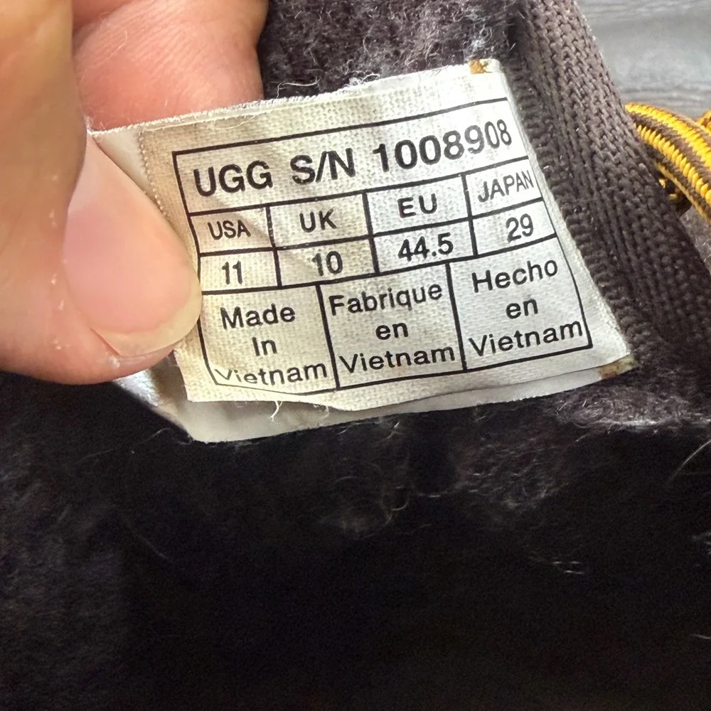 UGG neumel leather