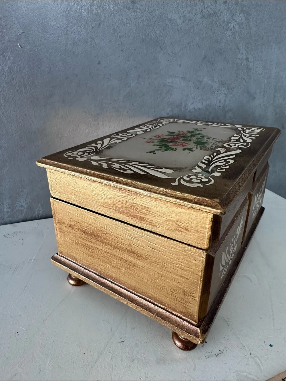 Vintage Gold FLORENTINE JEWELRY Music Box JAPAN Velvet Interior WORKS