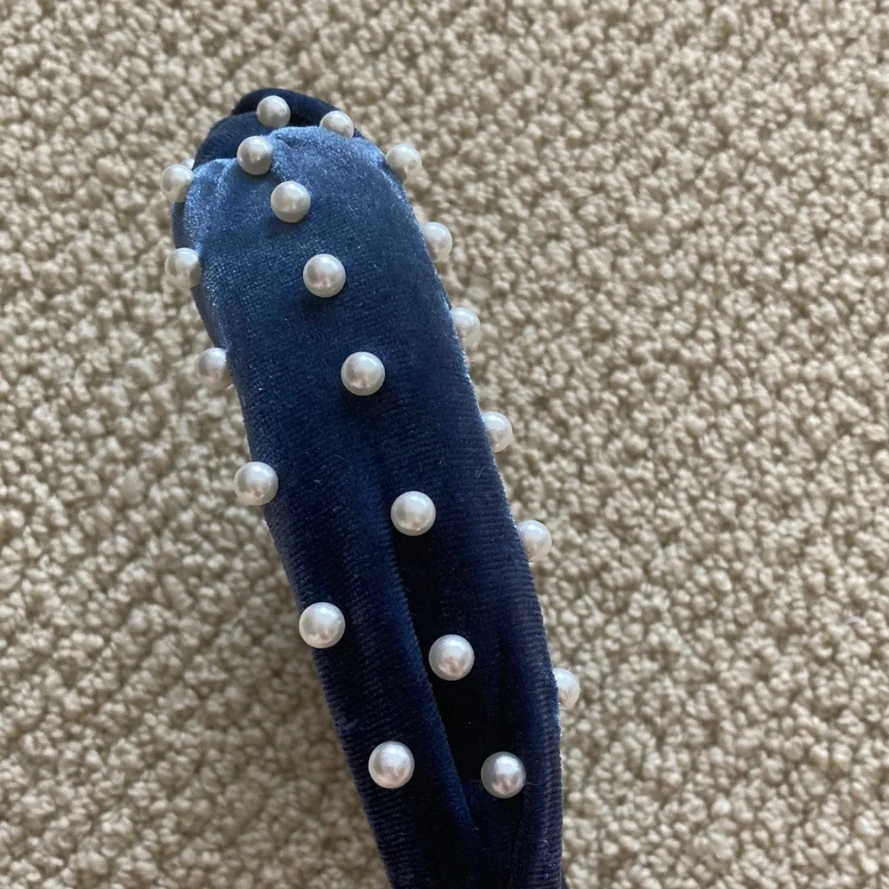 N/A velvet blue pearls