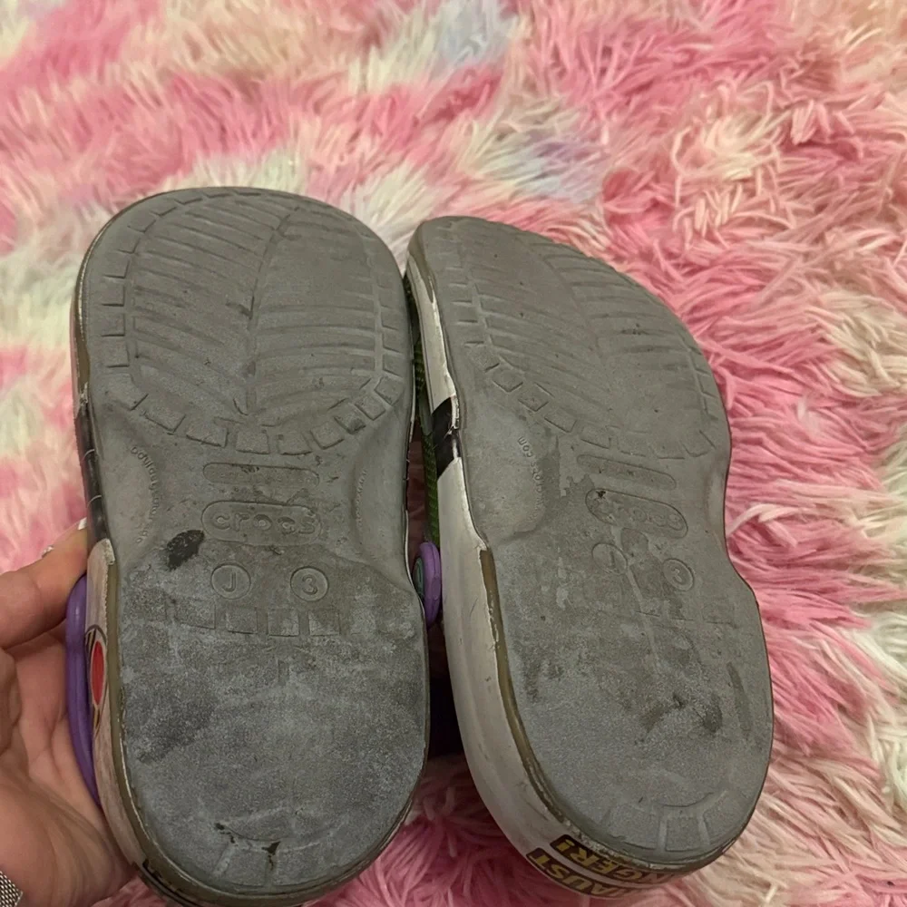 CROCS wear features water