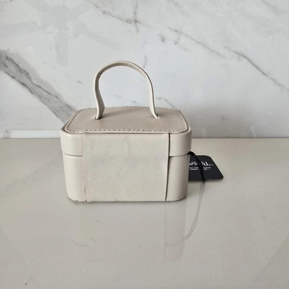 Tuscan elegant compact