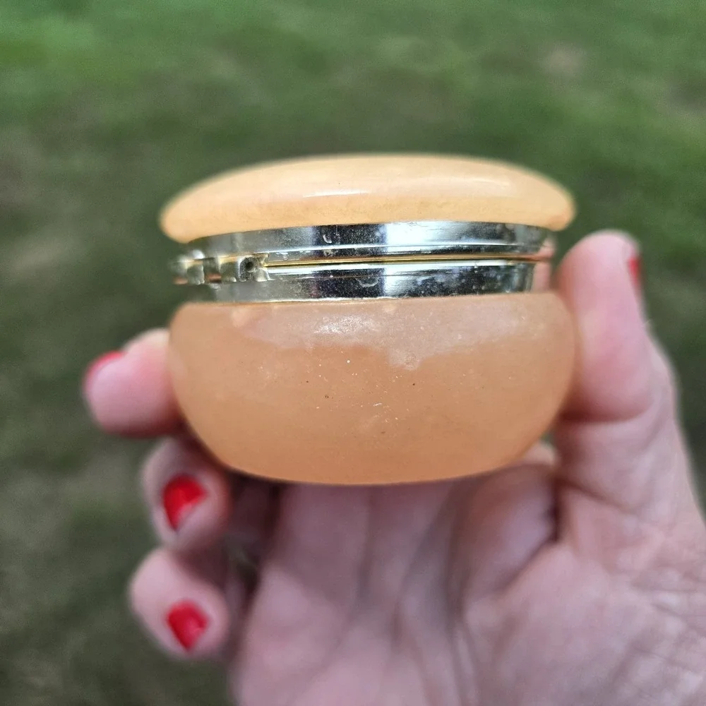 The Unbranded Brand shipped used trinket