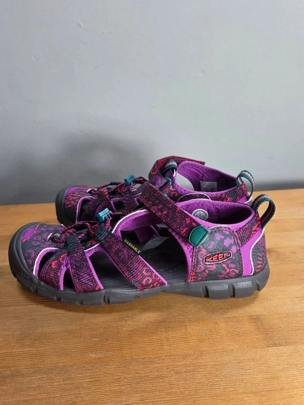 KEEN Children Girls Size 3 Seacamp II CNX Purple Pink Waterproof Hiking Sandals