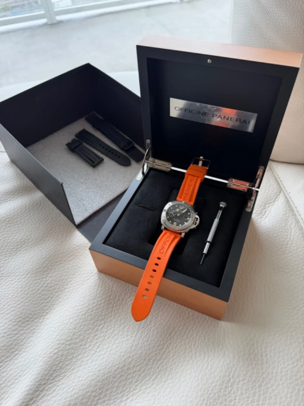 Panerai example no bezel
