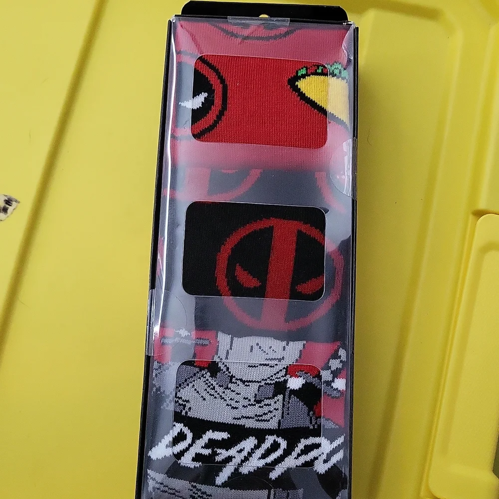 Deadpool Marvel 3 pack crew socks 8-12