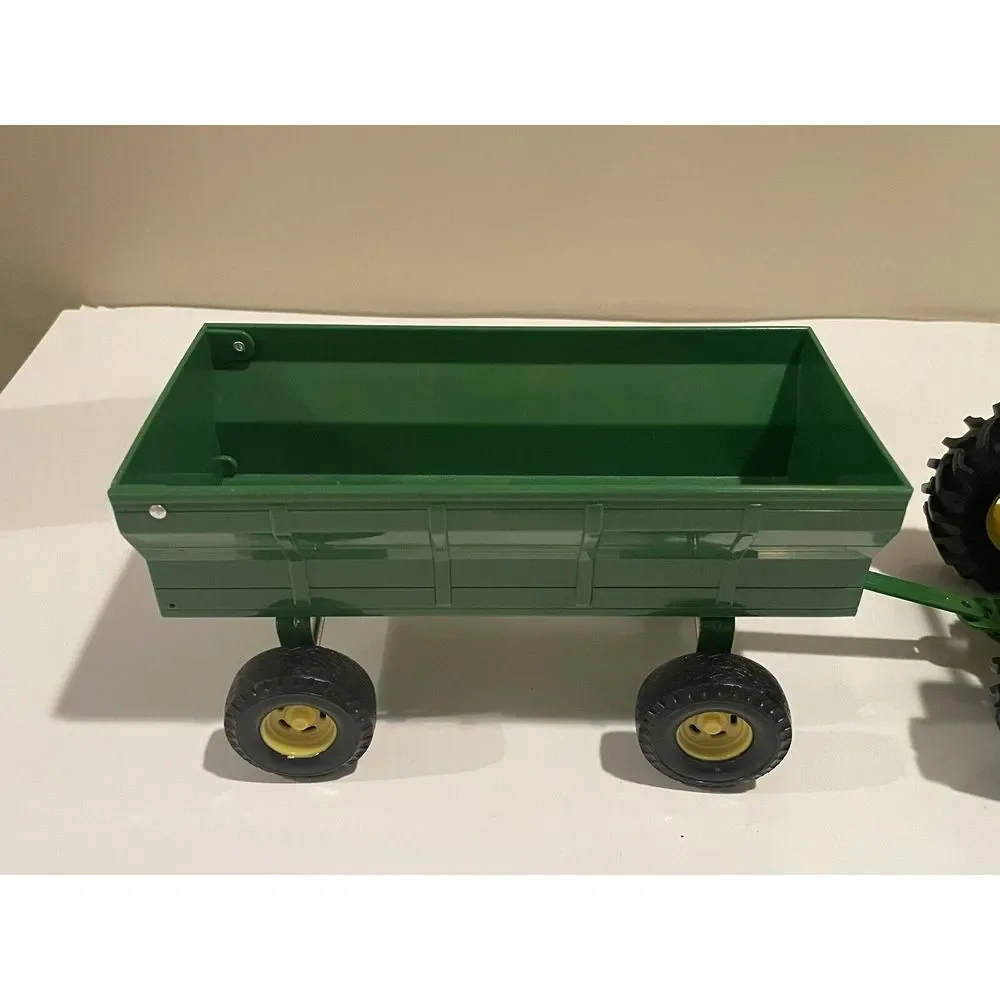 Ertl John Deere Tractor & Hay Wagon 1/32‎ Plastic Farm Horse Ranch