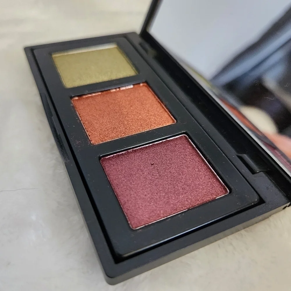 naked cosmetics never green silky