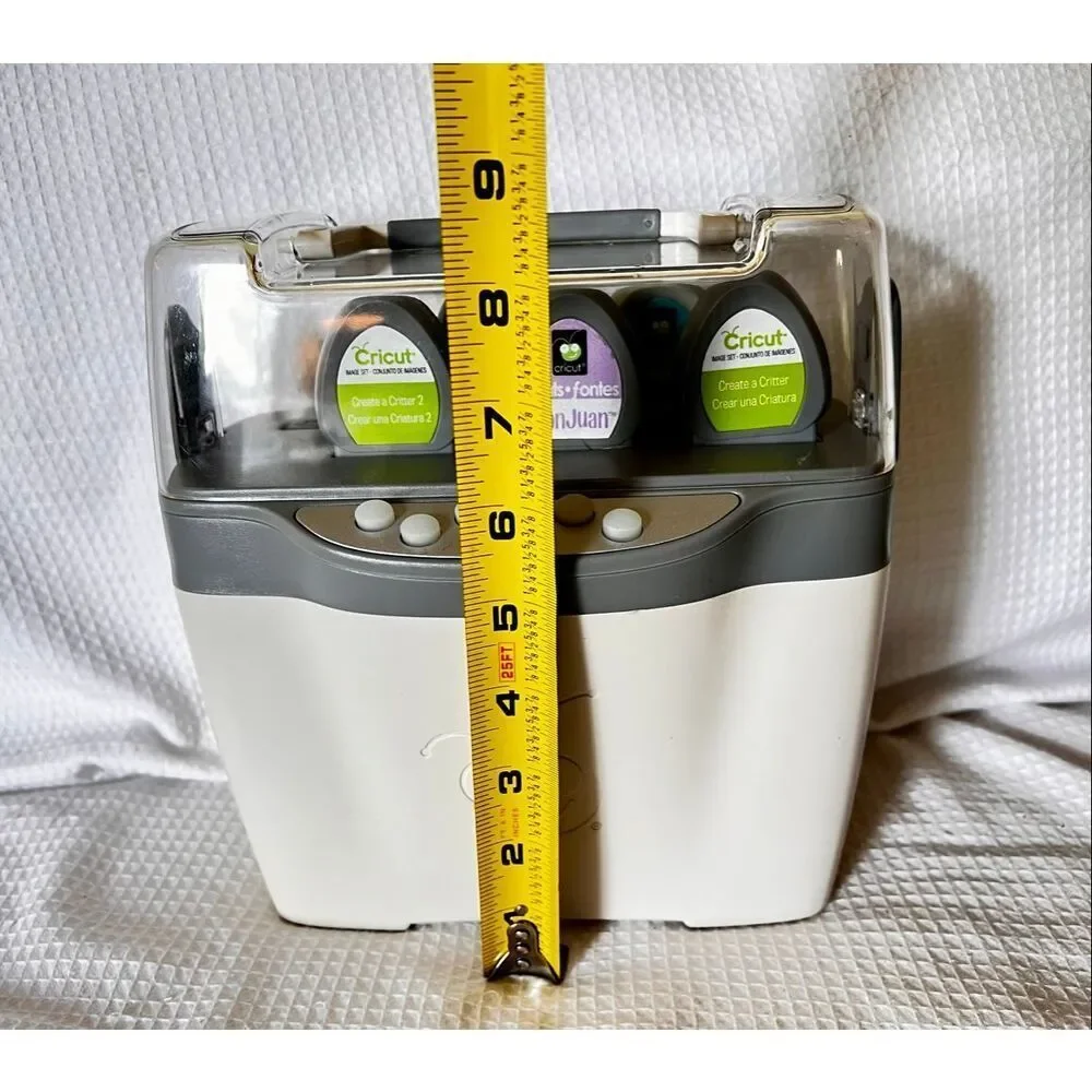Cricut 6 Cartridge Jukebox Model CRJK0001 Preowned No Instructions or Cord DETAI