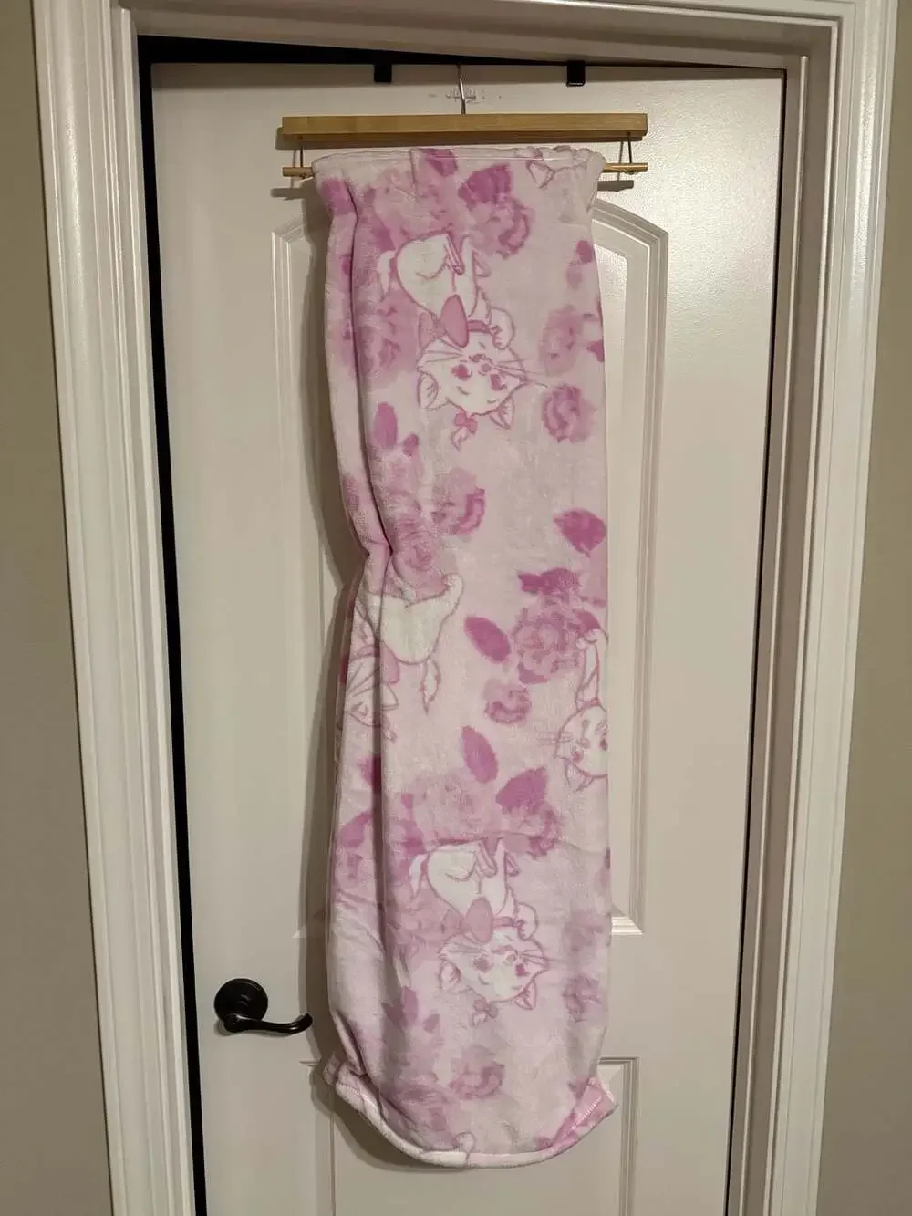 Disney The Aristocats Marie Pink Floral Plush Blanket Twin Size