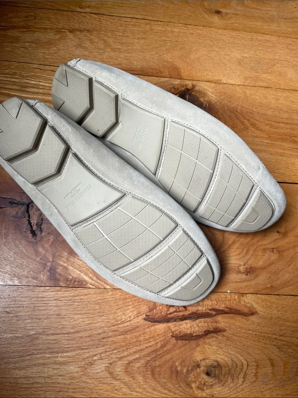 Kenneth Cole suede upper