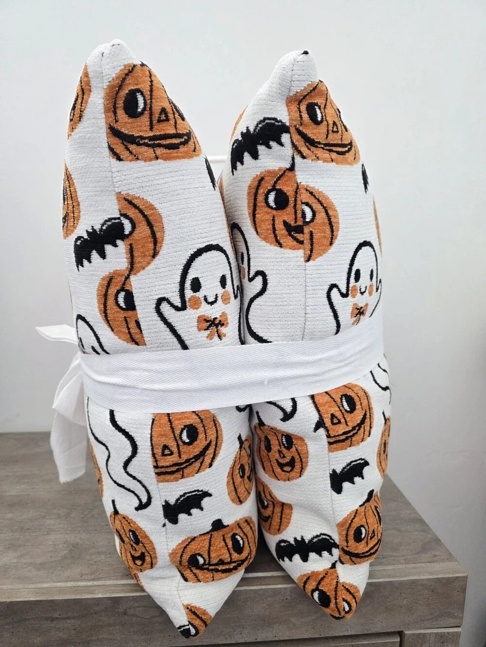 Cynthia Rowley Retro Halloween Pumpkin Ghost Bat Set of 2 Decorative Pillows NWT