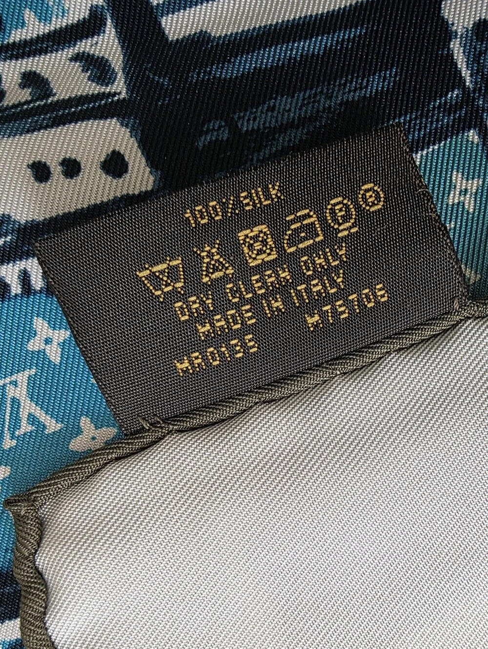 Louis Vuitton auth louis