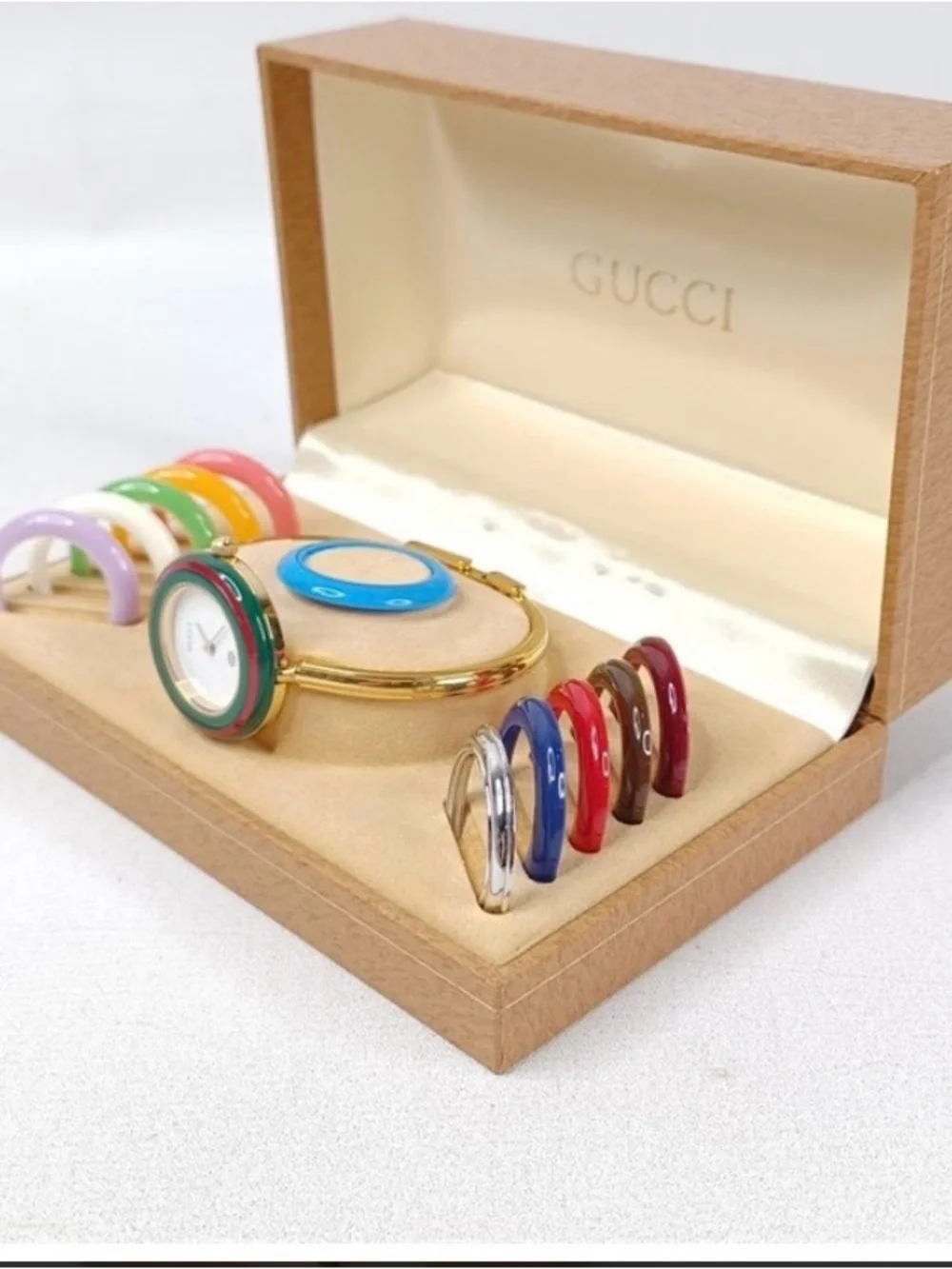 Gucci sleek bangle