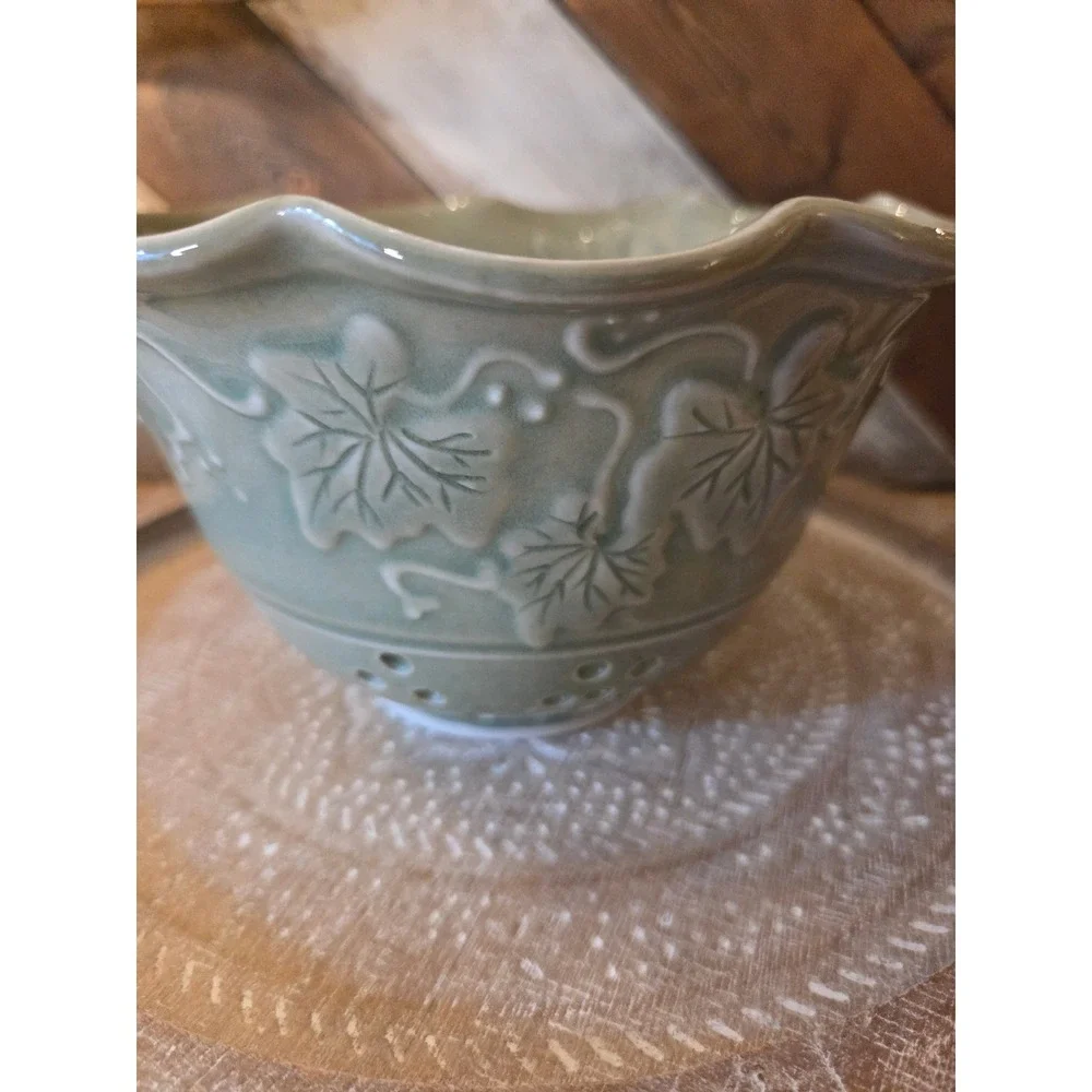 Ceramic Berry Bowl Colander Celadon Green Ivy Butterfly Scalloped Fruit Strainer
