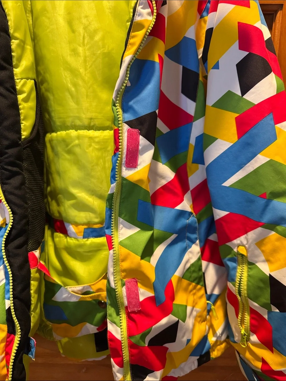 Wild Snow Multi-Color Geometric Ski Snowboard Jacket - Youth XL