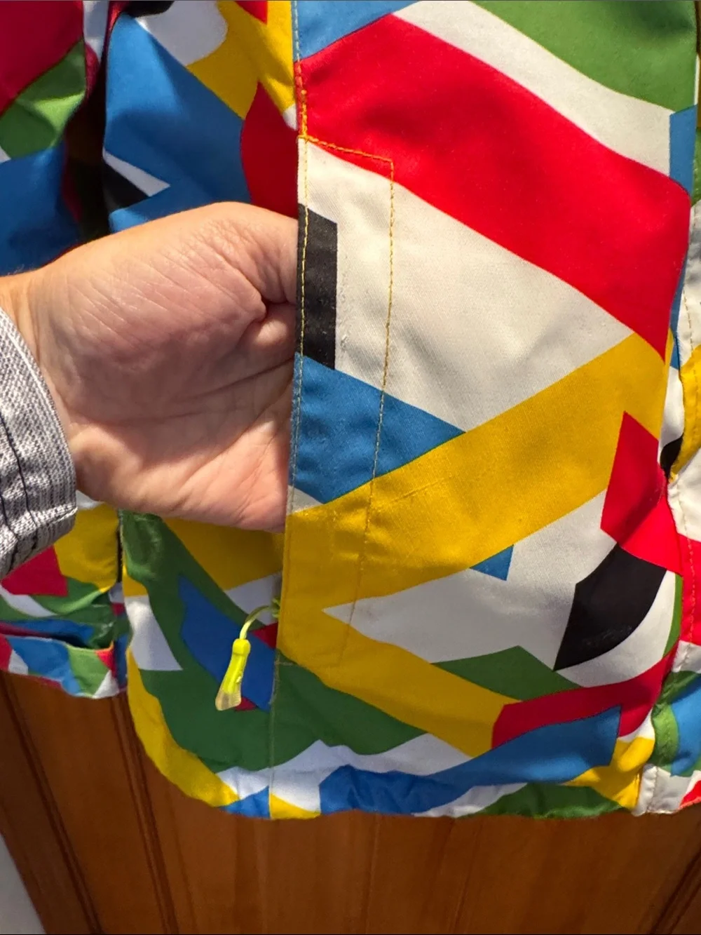 Wild Snow Multi-Color Geometric Ski Snowboard Jacket - Youth XL