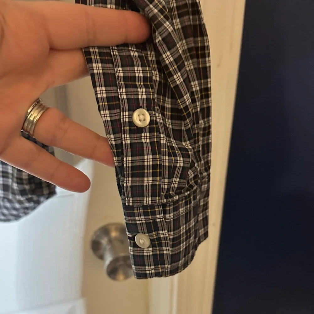 Ralph Lauren features button black