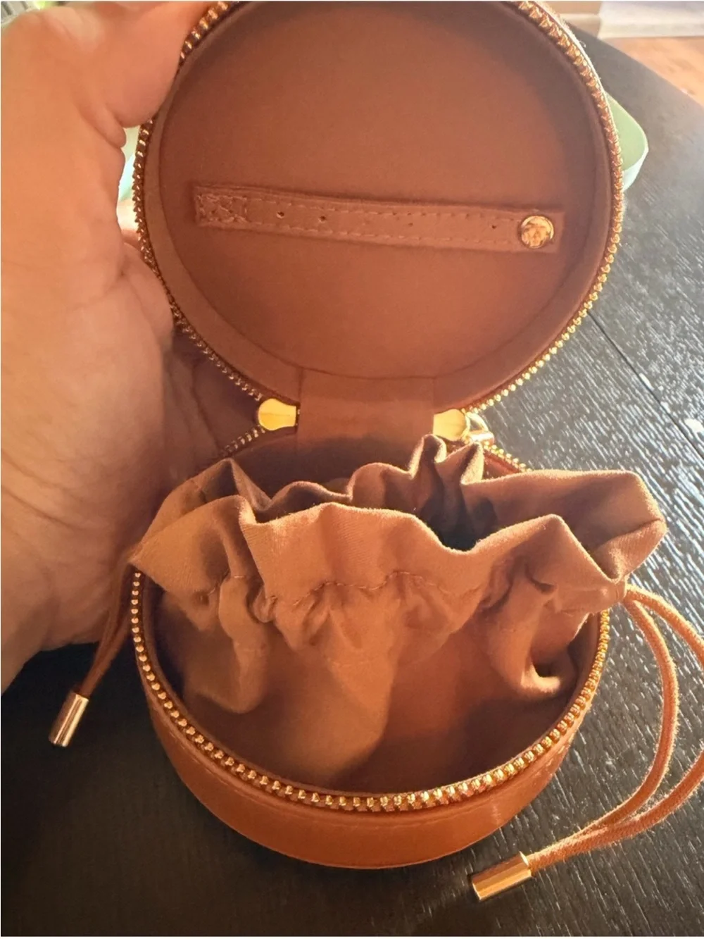 Chloe compact round