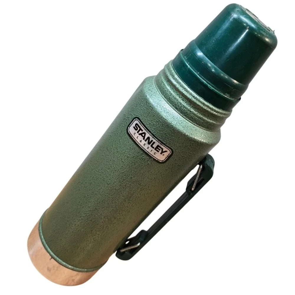 Stanley Classic 32oz Thermos Hammertone Green Built for Life! Works‎ great!