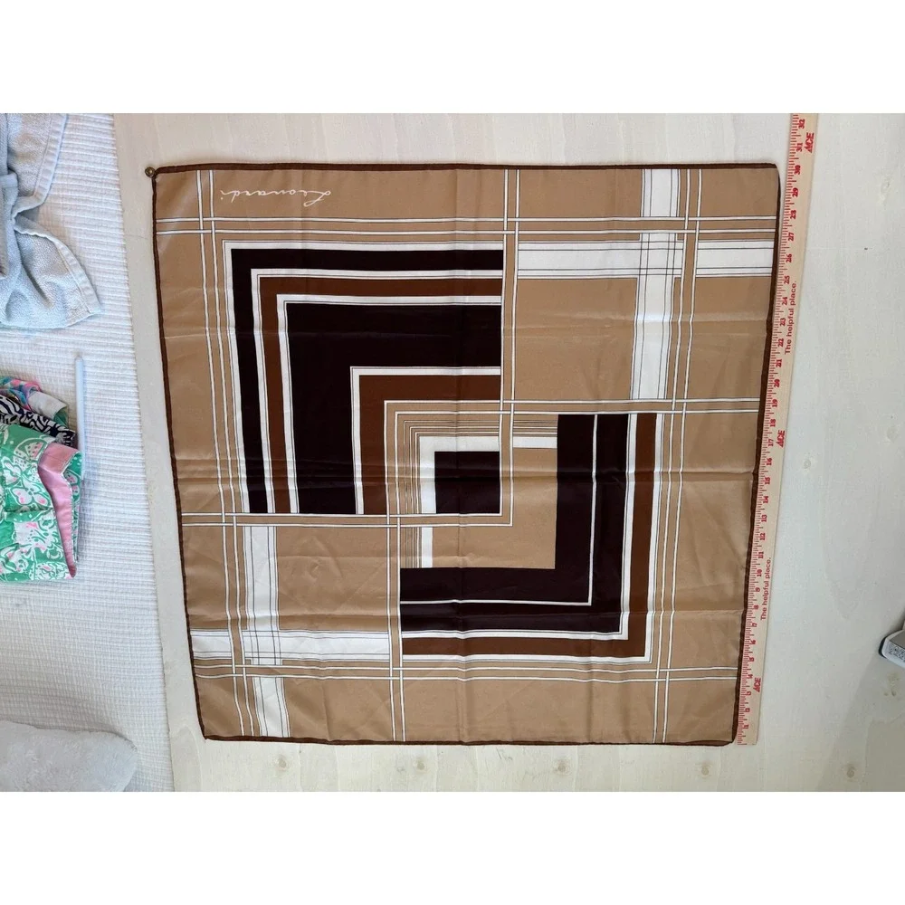 Leonardi geometric vintage