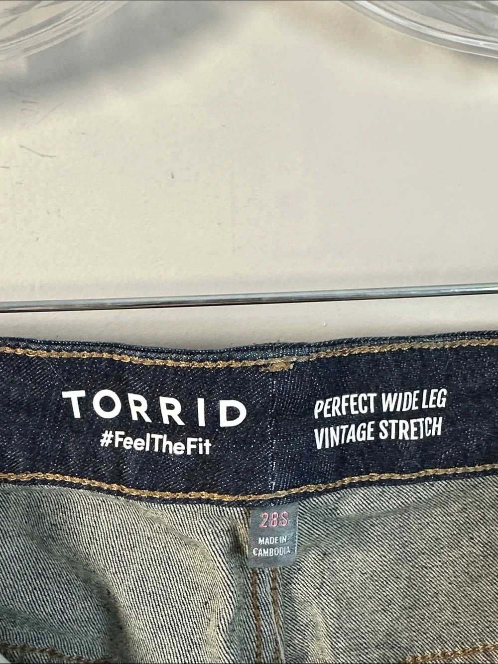 NWT Torrid Perfect Wide Leg Vintage Stretch Mid Rise Jeans Size 28S