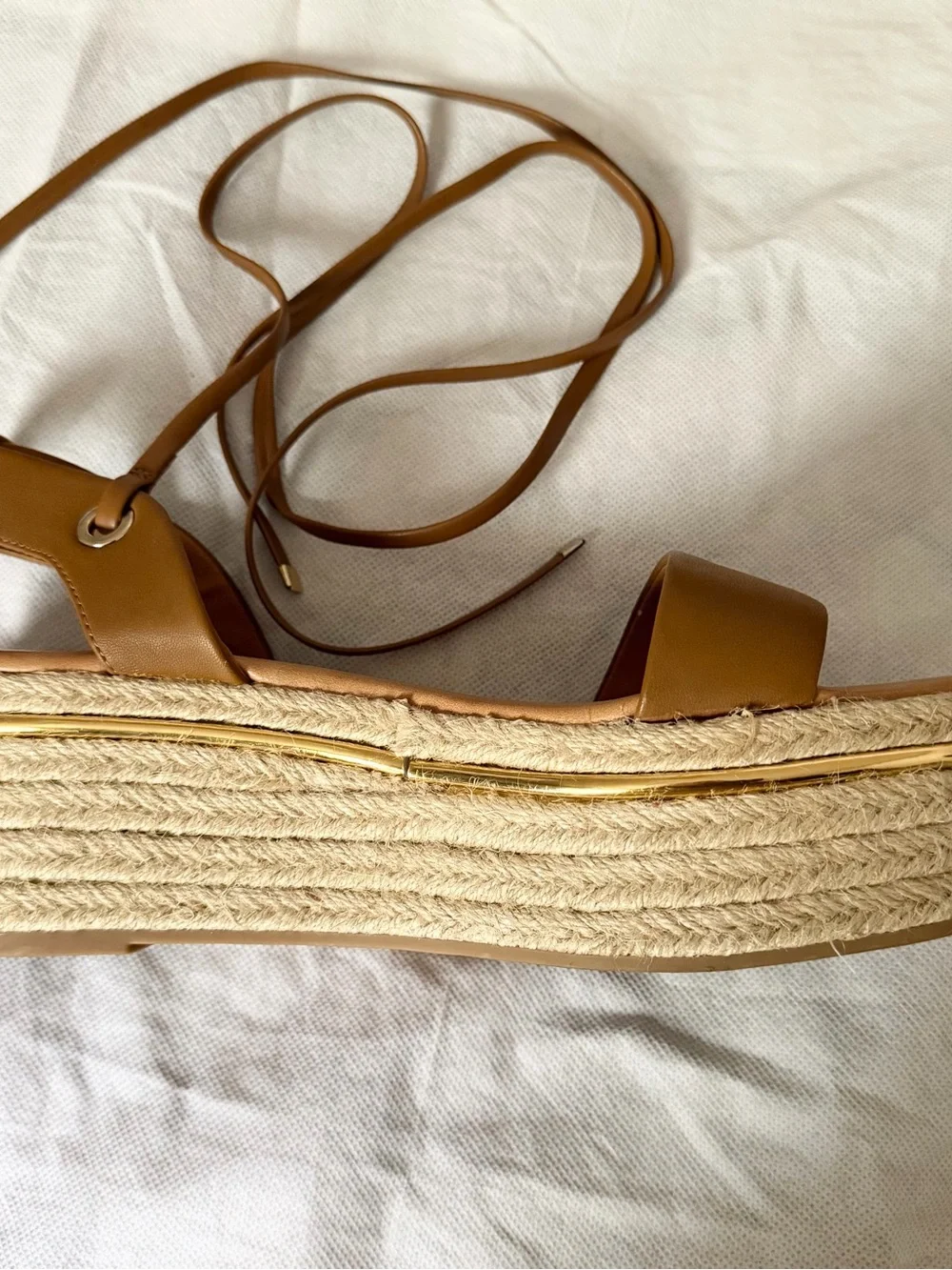 Bleecker & Bond classic tan