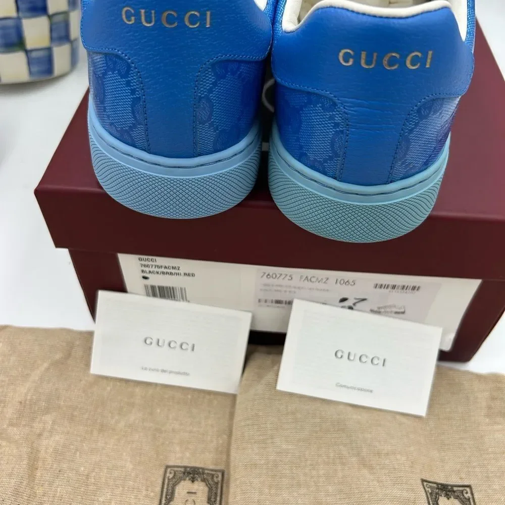 Gucci absolutely box over