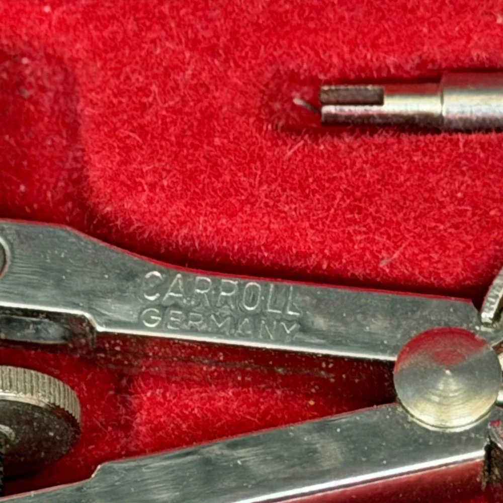 Carroll dividers red tools