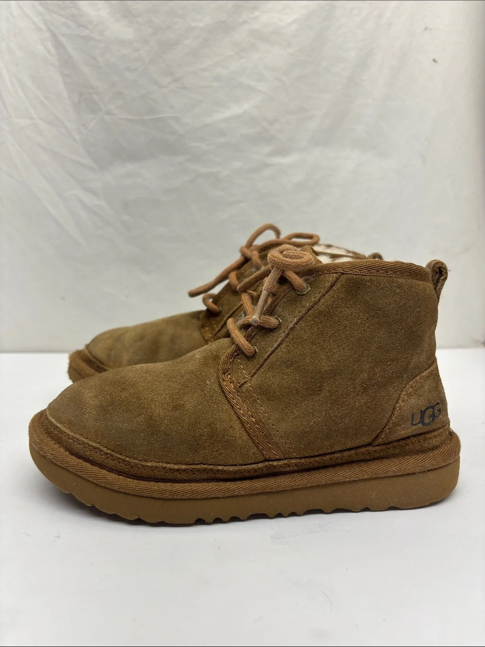 UGG Neumel boots for little boy size 1, box 71