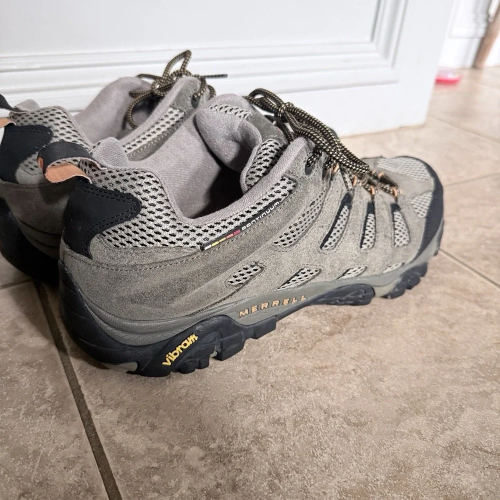 Merrell moab ventilator