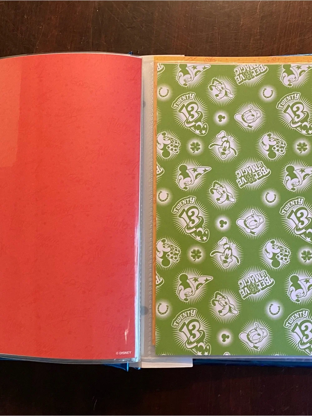 NWT Collectible Walt Disney World 2013 Slip-In Scrapbook Bound Blue Multicolor