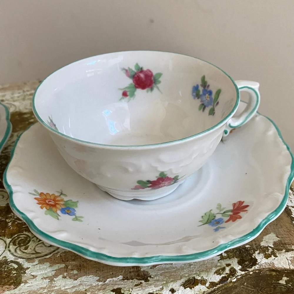 SCHUMANN BAVARIA Tea Cups and Saucers