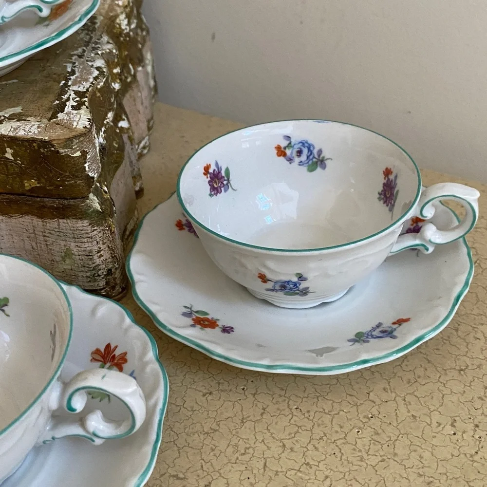 SCHUMANN BAVARIA Tea Cups and Saucers