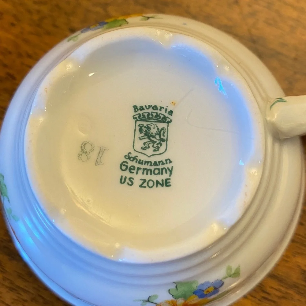 SCHUMANN BAVARIA Tea Cups and Saucers