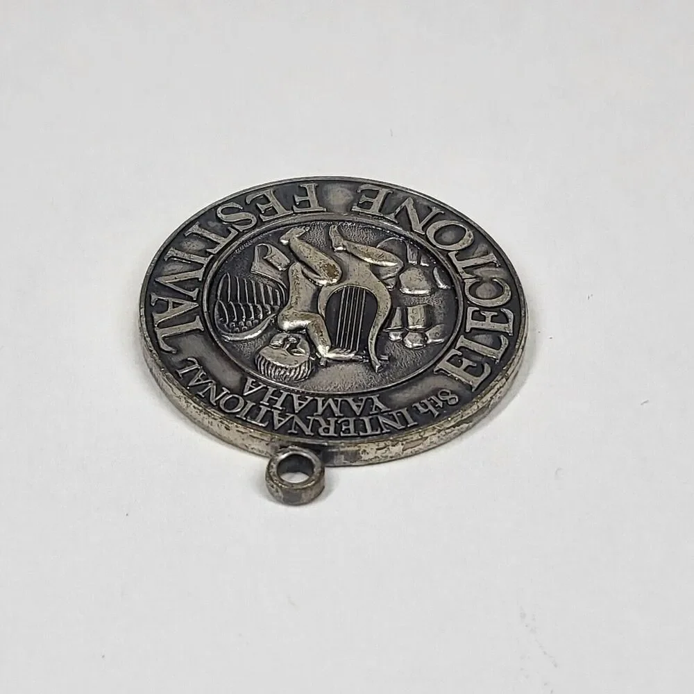 yahama vintage pendant