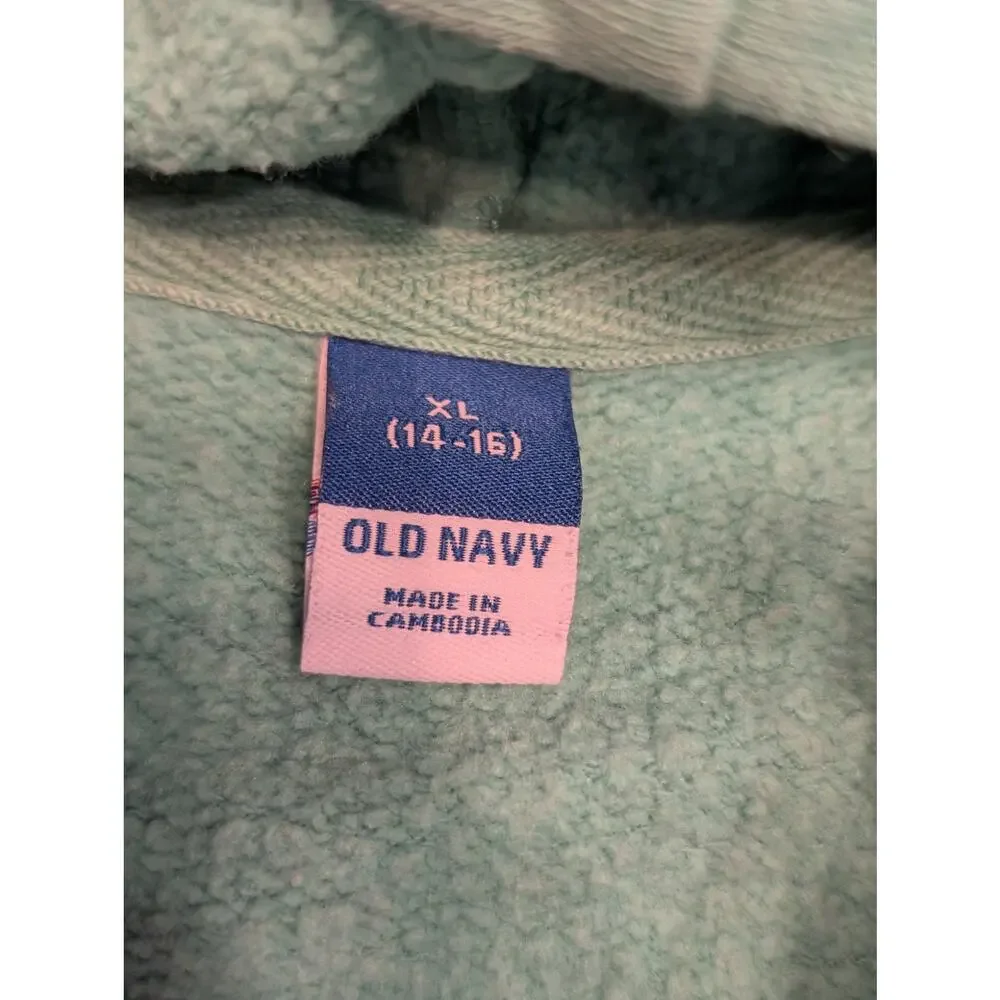 Old Navy navy elements like