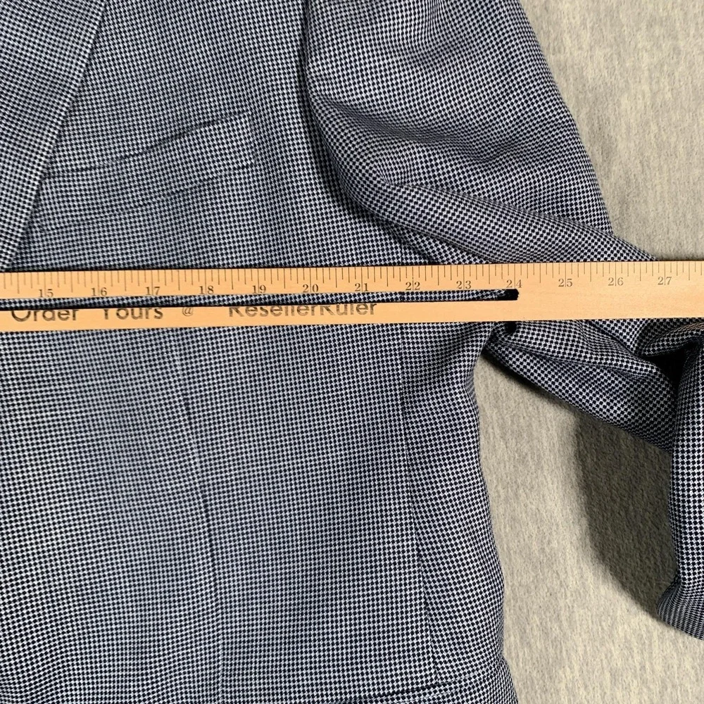 David Donahue model item