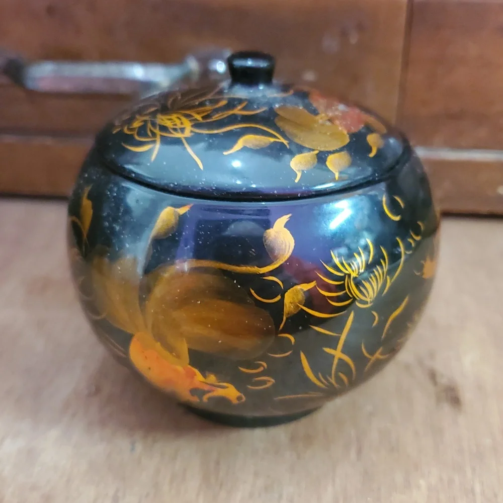 N/A beautiful lacquerware