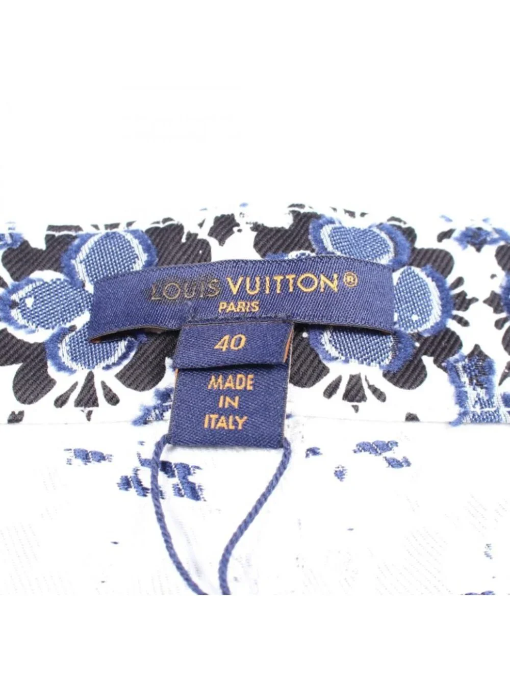 Louis Vuitton slight signs