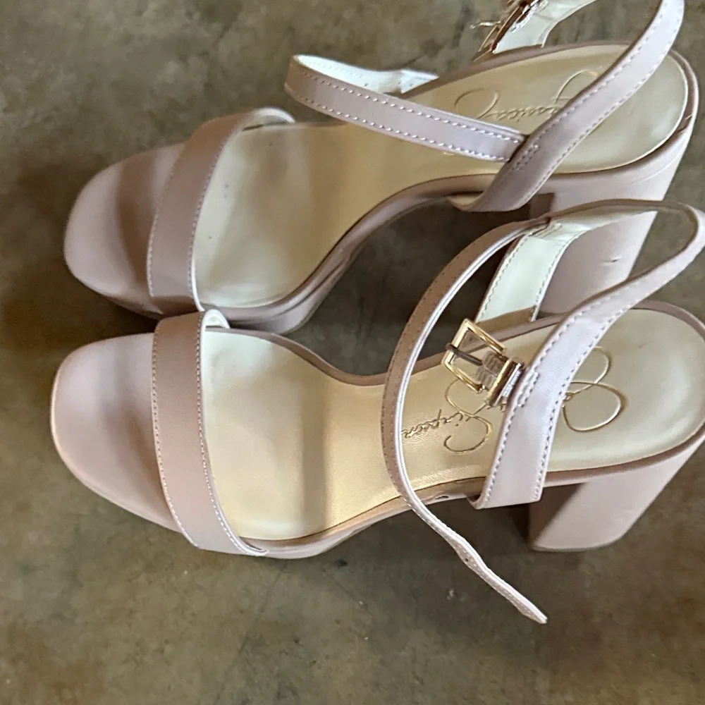Jessica Simpson chic platform