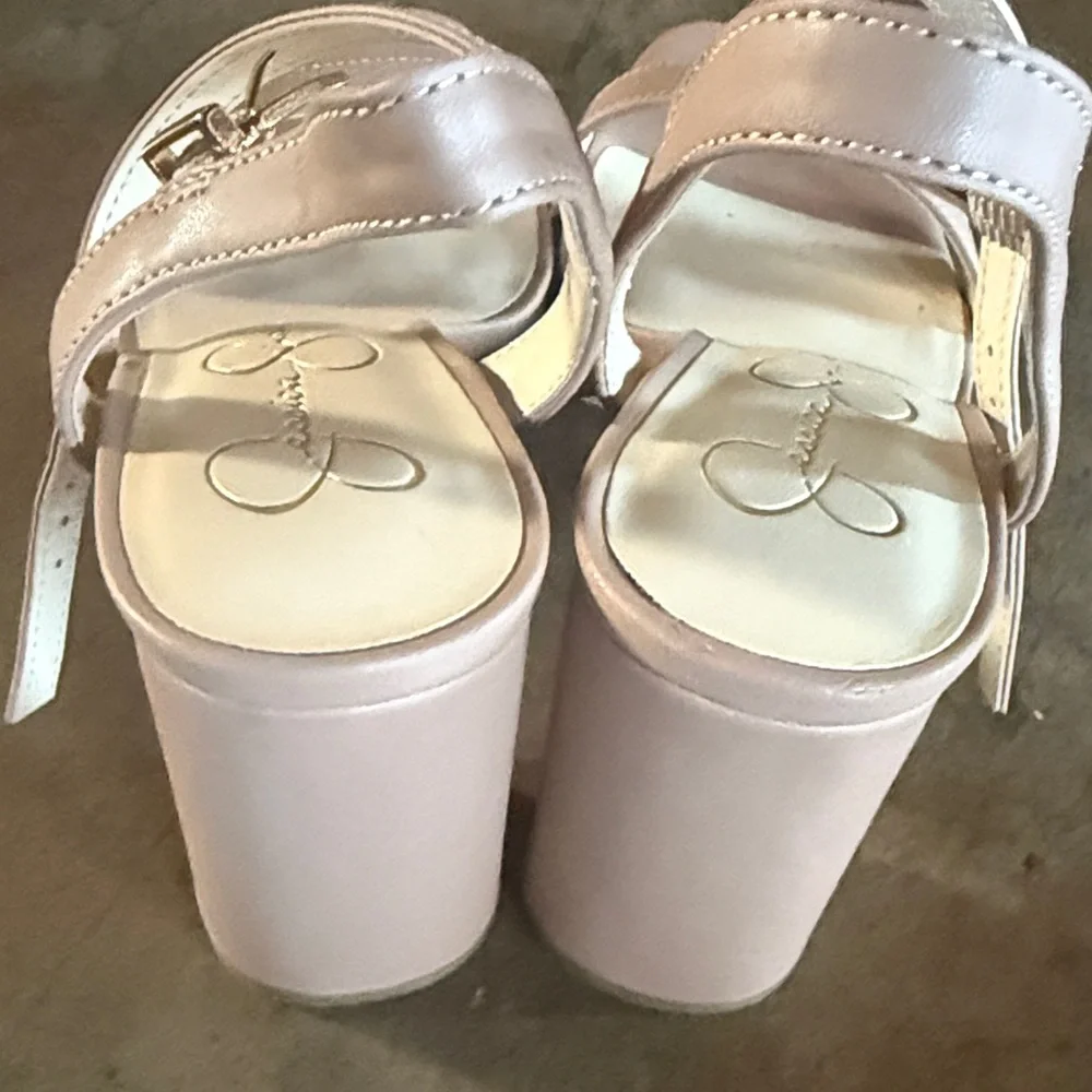 Jessica Simpson chic platform