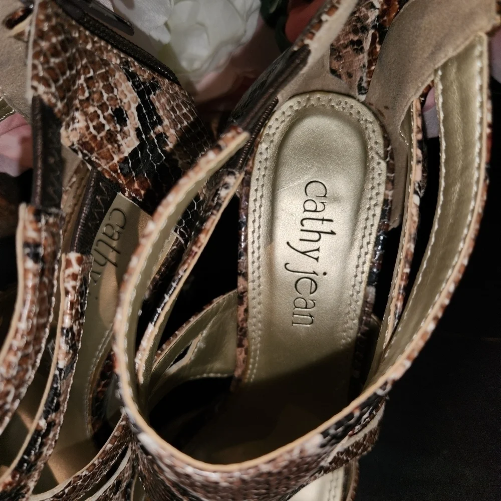 Cathy Jean size 6 Heels