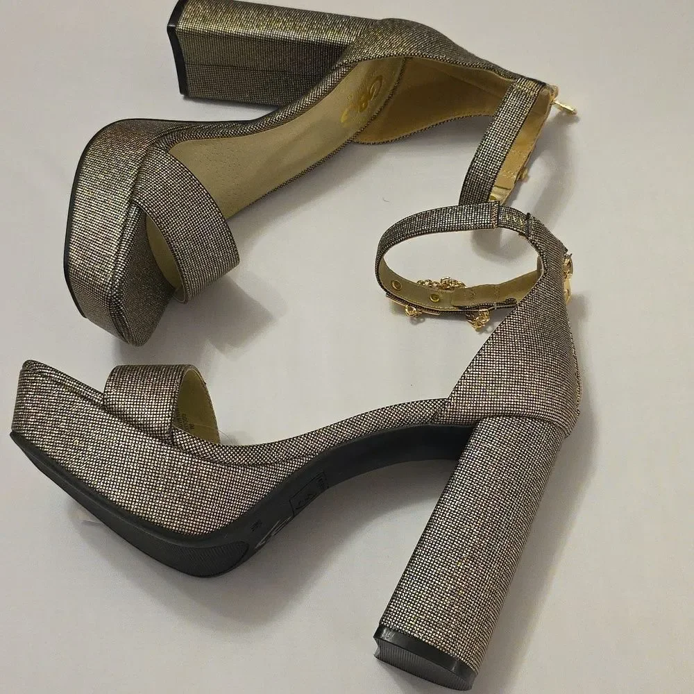BRAND NEW GBG LOS ANGELES WOMENS PLATFORM OPEN TOE SANDALS G1