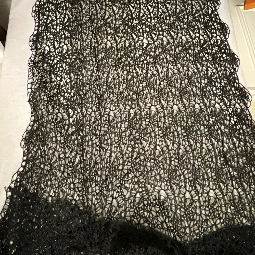 Black Textured Openwork Novelty Lace Fabric Scalloped Edge 46.5