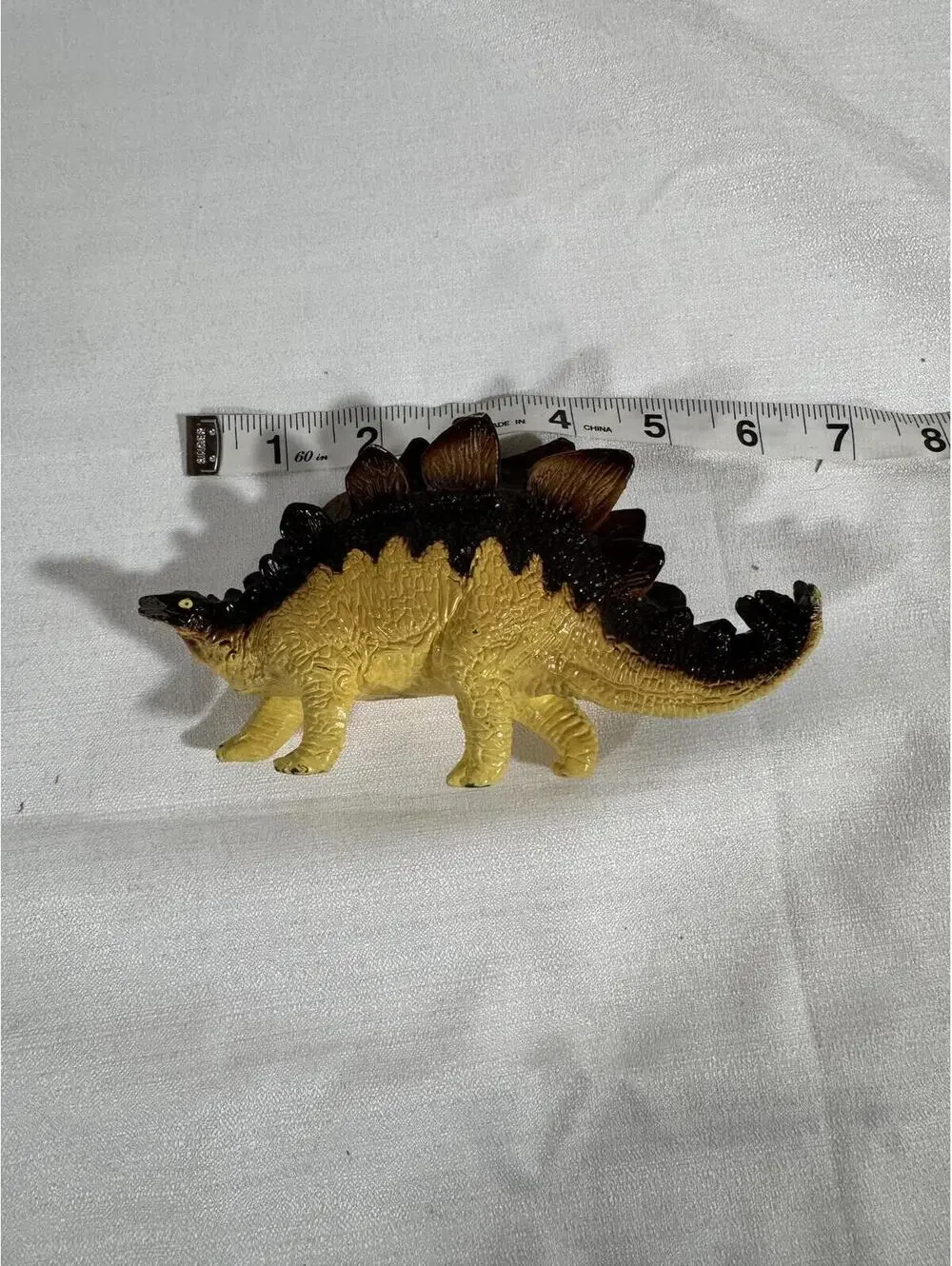 Vintage Stegosaurus 1988 Safari LTD‎ Carnegie Collection Dinosaur Yellow Brown